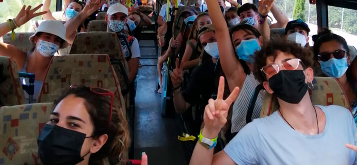 Autobus consum interior con gente